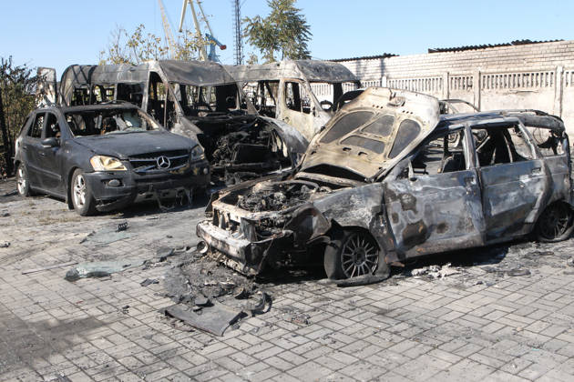 Burnt-out cars are in the street after a Russian Banderol cruise missile attack, Dnipro, Ukraine, September 10, 2026. Russian forces launched a double strike on the city with S8000 Banderol missiles, damaging a food industry facility. A fire broke out near the site, destroying 12 passenger cars and two minibuses. Two people were killed and at least five injured in the attack. (Photo by Mykola Miakshykov Ukrinform) Aftermath of Russian attack on Dnipro on September 10, 2026  Copyright: xMykolaxMiakshykovx