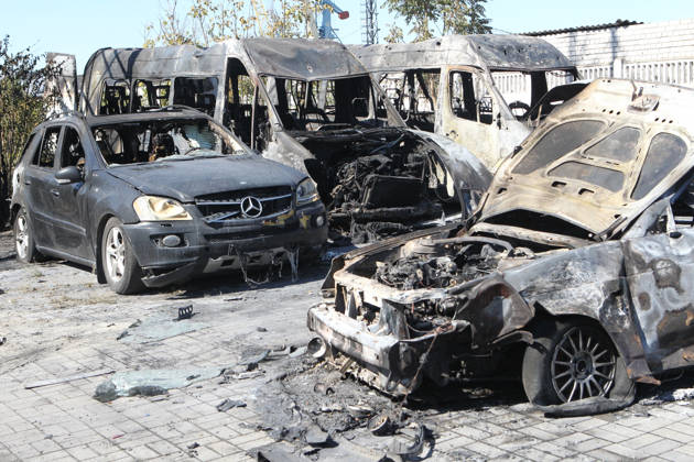 Burnt-out cars are in the street after a Russian Banderol cruise missile attack, Dnipro, Ukraine, September 10, 2026. Russian forces launched a double strike on the city with S8000 Banderol missiles, damaging a food industry facility. A fire broke out near the site, destroying 12 passenger cars and two minibuses. Two people were killed and at least five injured in the attack. (Photo by Mykola Miakshykov Ukrinform) Aftermath of Russian attack on Dnipro on September 10, 2026  Copyright: xMykolaxMiakshykovx