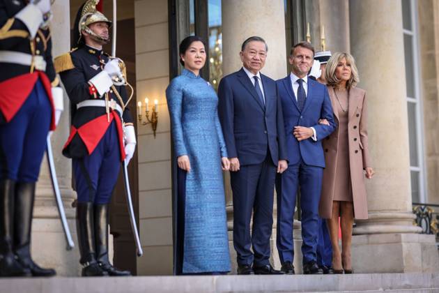 News Bilder des Tages Paris, France le 10 septembre 2026 - Accueil du M. TO Lam, President de la Republique socialiste du Vietnam et de Mme NGO Phuong Ly par le President de la Republique et Mme Brigitte MACRON  Copyright: xSebastienxTOUBONx