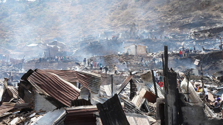 News Bilder des Tages (260910) -- BUKAVU, Sept. 10, 2026 -- This photo taken on Sept. 10, 2026 shows a fire site in Bukavu, Democratic Republic of the Congo. At least 21 students were killed and several others seriously injured in a fire that broke out Thursday in Bukavu, capital of the eastern Democratic Republic of the Congo (DRC) s South Kivu Province, local media reported. (SpotNews) DR CONGO-BUKAVU-FIRE-AFTERMATH XinxHuashe 