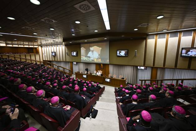News Bilder des Tages Pope Leo XIV with bishops Italy, Rome, Vatican, September 10, 2026 Pope Leo XIV meets with participants in the training course for new bishops in the Synod Hall at the Vatican EDITORIAL USE ONLY - NO BOOKS Copyright: xVATICANxMEDIAxx xCatholicxPressxPhotox