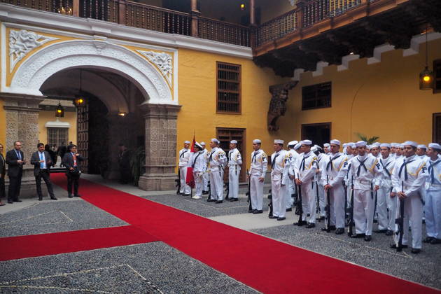 September 10, 2026, Lima, Lima, Peru: Guard of non-commissioned officers of the Peruvian Navy, presenting a salute at the Torre Tagle Palace during the visit of the U.S. Secretary of State, Marco Rubio to Peru Lima Peru - ZUMAg240 20260910_zip_g240_002 Copyright: xCarlosxGarciaxGranthonx
