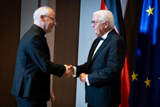 Bundespräsident, Erzbischof Hubertus Matheus Maria van Megen Berlin, Defilee, Spreebogen, Erzbischof Hubertus Matheus Maria van Megen, Bundespräsident, Frank-Walter Steinmeier Berlin Berlin GER