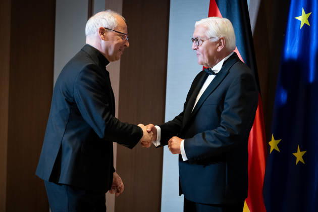 Bundespräsident, Erzbischof Hubertus Matheus Maria van Megen Berlin, Defilee, Spreebogen, Erzbischof Hubertus Matheus Maria van Megen, Bundespräsident, Frank-Walter Steinmeier Berlin Berlin GER