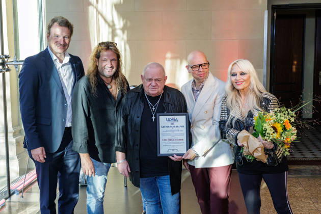 10.09.2026. Wuppertal. (l-r) Dr. Hagen W. Lippe-Weißenfeld (Kulturmanager), Udo Dirkschneider, Stefan Mageney, Helge Lindh (MDB SPD) und Doro Pesch am Rande einer Pressekonferenz zur Bekanntgabe des neu ins Leben gerufenen Udo Dirkschneider Music Award (UDMA). Wuppertal Historische Stadthalle Nordrhein-Westfalen Deutschland