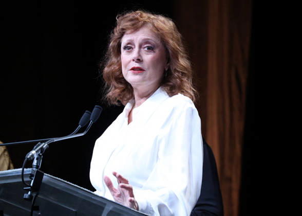 Susan Sarandon receives a Deauville Icon Award on stage during the 52nd Deauville American Film Festival on September 10, 2026. Denis Guignebourg, Bestimage. Susan Sarandon attends the Deauville Icon Award Ceremony at the 52nd Deauville American Film Festival on September 10, 2026, in Deauville, France. Deauville, France Copyright: xDenisxGuignebourgx xBestimagexDenisxGuignebourgx xBestimagex