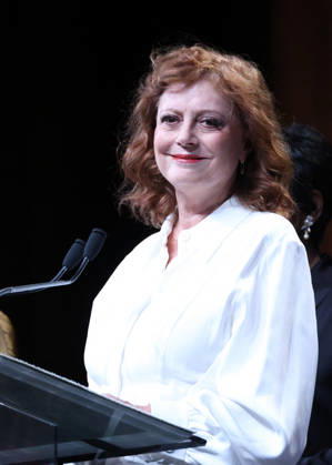 Susan Sarandon receives a Deauville Icon Award on stage during the 52nd Deauville American Film Festival on September 10, 2026. Denis Guignebourg, Bestimage. Susan Sarandon attends the Deauville Icon Award Ceremony at the 52nd Deauville American Film Festival on September 10, 2026, in Deauville, France. Deauville, France Copyright: xDenisxGuignebourgx xBestimagexDenisxGuignebourgx xBestimagex