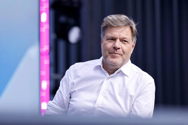 Politiker Robert Habeck (Grüne), ehemaliger Wirtschaftsminister der Bundesrepublik Deutschland, spricht auf der Digital X 2026 der Deutsche Telekom im Kölner Rheinauhafen. Die DIGITAL X ist Europas führende branchenübergreifende Digitalisierungsinitiative. Köln, 08.09.2026 NRW Deutschland Copyright: xChristophxHardtx