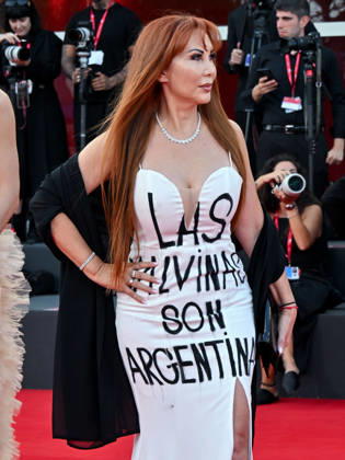 IPA88403690 - Venice, 83rd Venice International Film Festival 2026 - Night 10 - Red carpet for the film *Return to Buenos Aires* In the photo: a guest with a political message: The Malvinas are Argentine  Copyright: xManuelexMangiarottix xPoolxPhotoxEventsx08x IPA88403690