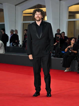 IPA88405579 - Venice, 83rd Venice International Film Festival 2026 - Night 10 - Red carpet for the Nuovo IMAIE Award. Pictured: Maurizio Lastrico  Copyright: xSimonexComix xPoolxPhotoxEventsx08x IPA88405579