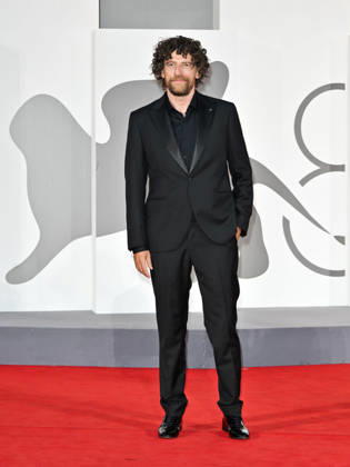 IPA88405593 - Venice, 83rd Venice International Film Festival 2026 - Night 10 - Red carpet for the Nuovo IMAIE Award. Pictured: Maurizio Lastrico  Copyright: xSimonexComix xPoolxPhotoxEventsx08x IPA88405593
