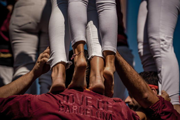 September 11, 2026, Barcelona, Catalonia, Spain: The Jove de Barcelona build a human tower during the Diada Castellera at Catalonia s National Day, the Diada Barcelona Spain - ZUMAo105 20260911_fap_o105_026 Copyright: xMatthiasxOesterlex