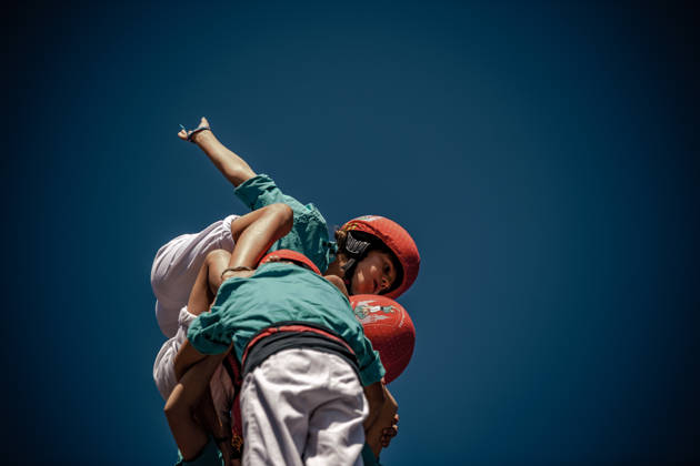 September 11, 2026, Barcelona, Catalonia, Spain: The Castellers de Vilafranca build a human tower during the Diada Castellera at Catalonia s National Day, the Diada Barcelona Spain - ZUMAo105 20260911_fap_o105_031 Copyright: xMatthiasxOesterlex