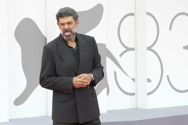 Entertainment Bilder des Tages #2 Pierfrancesco Favino bei der Premiere des Kinofilms Dio ride auf der Biennale di Venezia 2023 83. Internationale Filmfestspiele von Venedig im Palazzo del Cinema. Venedig, 11.09.2026
