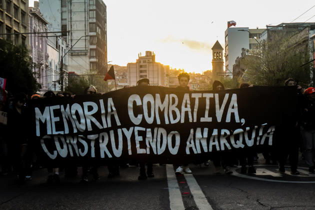 Demonstration march in commemoration of the 53rd anniversary of the coup d Ètat in ValparaÌso, Chile - 9 Sept 2026 Protesters carry a banner expressing their opinion during a demonstration march commemorating the 53rd anniversary of the coup d Ètat in ValparaÌso. Valparaiso Chile Copyright: xCristobalxBasaurexArayax xSOPAxImagesx aFoto-10