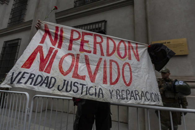 People commemorate the 53rd anniversary of the coup against President Salvador Allende in Santiago de Chile, On September 11, 2026. In honor and memory of the victims of Augusto Pinochet s civic-military dictatorship. Santiago Chile Copyright: xClaudioxAbarcaxSandovalx