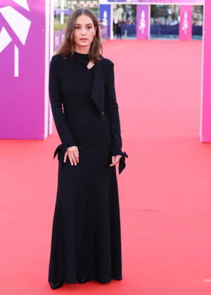 Manon Clavel on the red carpet at the 52nd Deauville American Film Festival on September 11, 2026 Denis Guignebourg Bestimage Red carpet at the 52nd Deauville American Film Festival on September 11, 2026 Deauville, France Copyright: xDenisxGuignebourgx xBestimagexDenisxGuignebourgx xBestimagex
