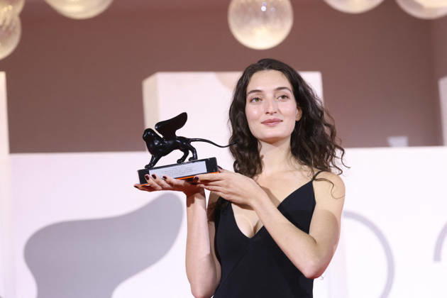 Venice 2026 Winners Photocall NB Shaden Safieddine Tazi poses with the Orizzonti Best Short Film Award attending the Winners Photocall Red carpet as part of the 83th Venice International Film Festival at the Lido in Venice, Italy on September 12, 2026. Photo by Nasser Berzane ABACAPRESS.COM Venice Italy  Copyright: xBerzanexNasser ABACAx