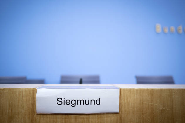 Ulrich Siegmund, Bundespressekonferenz DEU, Deutschland, Germany, Berlin, 07.09.2026 Schild am Platz von Ulrich Siegmund , AfD-Spitzenkandidat AfD Alternative für Deutschland in Sachsen-Anhalt waehrend der Bundespressekonferenz zum Thema Landtagswahl in Sachsen-Anhalt in Berlin Deutschland en: Sign at the site of Ulrich Siegmund , lead candidate for the AfD Alternative for Germany in Saxony-Anhalt during the federal press conference regarding the state election in Saxony-Anhalt held in Berlin Germany