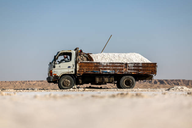 Workers in Syria-Iraq border s Deir ez-Zor Desert make a living from salt DEIR EZ-ZOR, SYRIA - SEPTEMBER 10: Workers laboring in the Deir ez-Zor Desert on the Syria-Iraq border try to support their families with the salt they extract from deep in the ground, enduring scorching heat and thick dust in Deir ez-Zor, Syria on September 10, 2026. After putting the salt they dig out of the earth through various processes, workers gather it with wheelbarrows and load it onto trucks. Despite all these harsh conditions, salt production continues to be one of the most vital sources of livelihood for the local population. Abdulrhman El Ali Anadolu Deir ez-Zor Syria. Editorial use only. Please get in touch for any other usage.  Copyright: x2026xAnadoluxAbdulrhmanxElxAlix