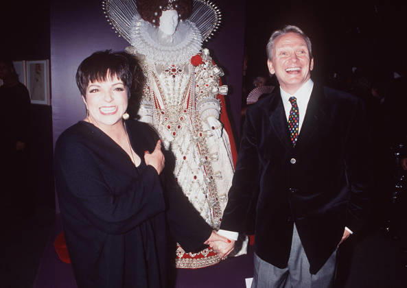 Sept. 23, 1999, New York, USA: LIZA MINNELLI and BOB MACKIE attend the Bob Mackie Retrosective At F.I.T. New York City in 1999. New York City USA  - ZUMAg49_ 19990923_gaf_g49_132 Copyright: xRosexHartmanx