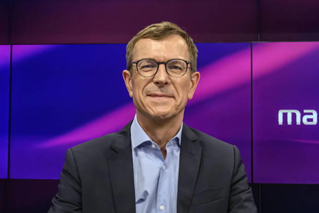 im Bild v.l.: GER, Berlin, Studio, zu Gast bei Maischberger, politische Talkshow, TV, Format, mit Moderatorin Sandra Maischberger, Das Erste, aus Adlershof Am Studio 20, 15.09.2026, Copyright: HMBxMedia UwexKoch