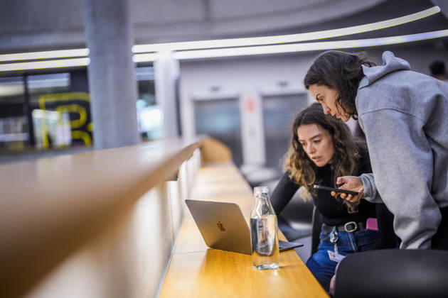Fotostory Pressetermin bei Zalando: ZALANDO Outlet Store, Headquarter und Workspaces in Berlin aufgenommen am 16.09.2026....Berlin, 16.09.2026. Berlin Deutschland NUR FÜR REDAKTIONELLE ZWECKE - EDITORIAL USE ONLY - BILDNUTZUNG NUR IM ZALANDO-KONTEXT Copyright: xDominikxButzmannx