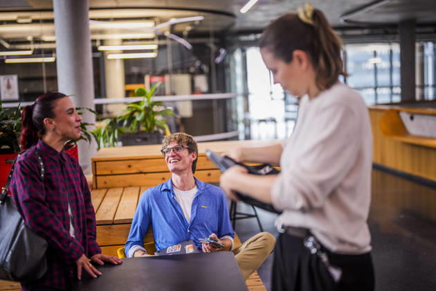 Fotostory Pressetermin bei Zalando: ZALANDO Outlet Store, Headquarter und Workspaces in Berlin aufgenommen am 16.09.2026....Berlin, 16.09.2026. Berlin Deutschland NUR FÜR REDAKTIONELLE ZWECKE - EDITORIAL USE ONLY - BILDNUTZUNG NUR IM ZALANDO-KONTEXT Copyright: xDominikxButzmannx