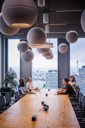 Fotostory Pressetermin bei Zalando: ZALANDO Outlet Store, Headquarter und Workspaces in Berlin aufgenommen am 16.09.2026....Berlin, 16.09.2026. Berlin Deutschland NUR FÜR REDAKTIONELLE ZWECKE - EDITORIAL USE ONLY - BILDNUTZUNG NUR IM ZALANDO-KONTEXT Copyright: xDominikxButzmannx
