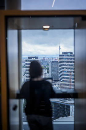 Fotostory Pressetermin bei Zalando: ZALANDO Outlet Store, Headquarter und Workspaces in Berlin aufgenommen am 16.09.2026....Berlin, 16.09.2026. Berlin Deutschland NUR FÜR REDAKTIONELLE ZWECKE - EDITORIAL USE ONLY - BILDNUTZUNG NUR IM ZALANDO-KONTEXT Copyright: xDominikxButzmannx