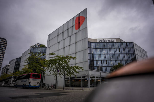 Fotostory Pressetermin bei Zalando: ZALANDO Outlet Store, Headquarter und Workspaces in Berlin aufgenommen am 16.09.2026....Berlin, 16.09.2026. Berlin Deutschland NUR FÜR REDAKTIONELLE ZWECKE - EDITORIAL USE ONLY - BILDNUTZUNG NUR IM ZALANDO-KONTEXT Copyright: xDominikxButzmannx