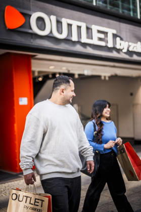 Fotostory Pressetermin bei Zalando: ZALANDO Outlet Store, Headquarter und Workspaces in Berlin aufgenommen am 16.09.2026....Berlin, 16.09.2026. Berlin Deutschland NUR FÜR REDAKTIONELLE ZWECKE - EDITORIAL USE ONLY - BILDNUTZUNG NUR IM ZALANDO-KONTEXT Copyright: xDominikxButzmannx