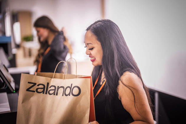 Fotostory Pressetermin bei Zalando: ZALANDO Outlet Store, Headquarter und Workspaces in Berlin aufgenommen am 16.09.2026....Berlin, 16.09.2026. Berlin Deutschland NUR FÜR REDAKTIONELLE ZWECKE - EDITORIAL USE ONLY - BILDNUTZUNG NUR IM ZALANDO-KONTEXT Copyright: xDominikxButzmannx