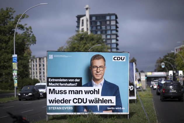 Stefan Evers, CDU Wahlplakat DEU, Deutschland, Germany, Berlin, 14.09.2026 Wahlplakat mit Foto von Stefan Evers , Spitzenkandidat der Berliner CDU , mit Slogan Muss man wohl wieder CDU waehlen fuer die Abgeordnetenhauswahl am 20. September 2026 in Berlin Deutschland en: Election poster featuring a photo of Stefan Evers , lead candidate of the Berlin CDU for the Berlin House of Representatives election on September 20 2026 in Berlin Germany