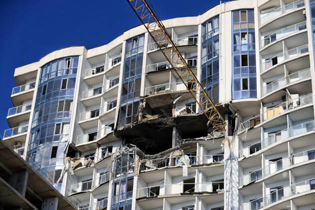 A 19-storey apartment block is damaged by a Russian drone strike in Odesa, Ukraine, September 17, 2026. Ten apartments between the 14th and 16th floors sustained significant damage. Three people, including a four-year-old child, were injured. (Photo by Nina Liashonok Ukrinform) Overnight Russian attack damages 19-storey apartment block in Odesa Copyright: xNinaxLiashonokx