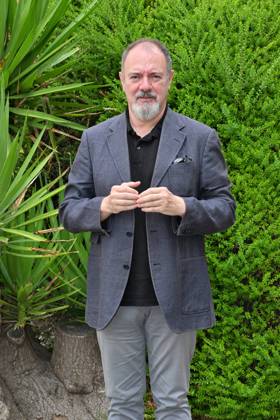 IPA88634659 - Rome: Rai Studios on Via Teulada. Photocall for the show *Misteri dimenticati*—*Blu notte* with Carlo Lucarelli. Pictured: Carlo Lucarelli Copyright: xMaurizioxD Avanzox xMaurizioxDxAvanzox IPA88634659