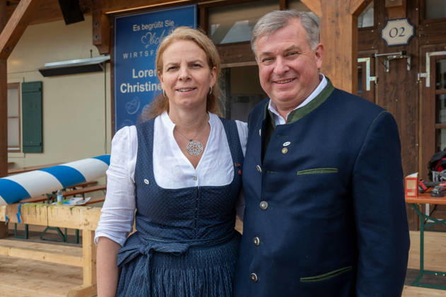 Muenchen, Wiesn, beim Presserundgang, Christine und Lorenz Stiftl. Festwirte vom Paulaner Festzelt