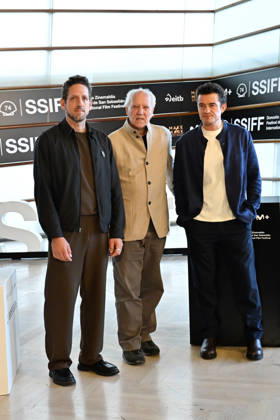 Werner Herzog Receives the Donostia Award at the San Sebastián Film Festival Director, screenwriter, producer, and actor Werner Herzog c, accompanied by producer Ariel Leon Isacovitch I and actor Orlando Bloom d, poses for the media before receiving the Donostia Award, at the Kursaal on September 18, 2026, in San Sebastián, Guipúzcoa, Basque Country, Spain. Director, screenwriter, producer, and actor Werner Herzog will receive the Donostia Award in recognition of his career during the opening gala of the San Sebastián Film Festival, which will take place September 18–26 for its 74th edition. The Festival’s highest honorary distinction for the German filmmaker will be accompanied by a screening of his new feature film, ‘Bucking Fastard’, wh Copyright: xArnaitzxRubiox 7783877