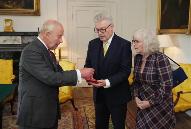 King Charles III at Dumfries House King Charles III presents the King s Medal for Music to Sir James MacMillan, accompanied by Lady MacMillan, at Dumfries House in Cumnock, Ayrshire. Picture date: Friday September 18, 2026., Credit:Jonathan Brady PA ROTA - B68 Avalon UK, Cumnock Copyright: xJonathanxBradyx xPAxROTAx-xB68x xAvalonx 1136096479