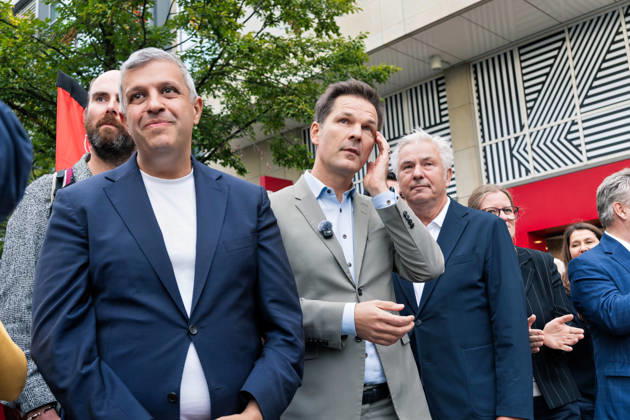 Berlin,18.09.2026, Wahlkampfabschluss der Berliner SPD mit Steffen Krach zur bevorstehenden Wahl zum Abgeordnetenhaus am 20.09.2026 am Stuttgarter Platz Wilmersdorfer Straße,Raed Saleh,Klaus Wowereit