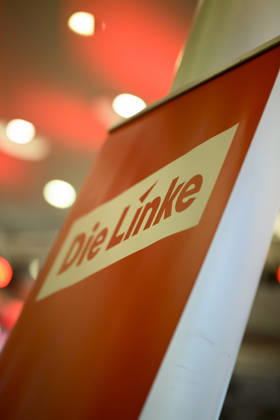 Feature, Banner Die Linke, Logo, am 19.09.2026 Die Linke NRW Landesparteitag, vom 19.09. - 20.09.2026 in Mülheim an der Ruhr Deutschland. Stadthalle