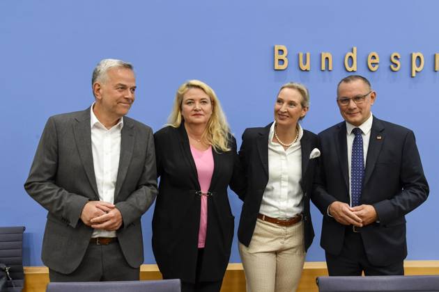 ABB BPK- Leif-Erik Holm, AfD-Mecklenburg-Vorpommern Kristin Brinker, AfD-Spitzenkandidatin in Berlin. Alice Weidel, Bundessprecherin der AfD und Co-Vorsitzende der AfD-Fraktion , Tino Chrupalla, Bundessprecher der AfD und Co-Vorsitzender der AfD-Fraktion Thema AfD - Auswirkungen der Landtagswahlen in Berlin und Mecklenburg-Vorpommern auf die Bundespolitik Statment auf der BPK Bundespressekonferenz am 21.09.2026 in Berlin Berlin Deutschland