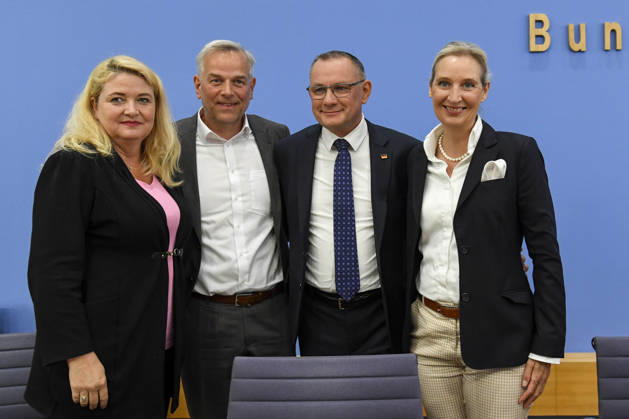 ABB BPK- Kristin Brinker AfD-Spitzenkandidatin in Berlin.Leif-Erik Holm, AfD-Mecklenburg-Vorpommern Alice Weidel, Bundessprecherin der AfD und Co-Vorsitzende der AfD-Fraktion , Tino Chrupalla, Bundessprecher der AfD und Co-Vorsitzender der AfD-Fraktion Thema AfD - Auswirkungen der Landtagswahlen in Berlin und Mecklenburg-Vorpommern auf die Bundespolitik Statment auf der BPK Bundespressekonferenz am 21.09.2026 in Berlin Berlin Deutschland
