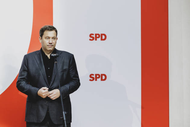 Lars Klingbeil, Bundesminister der Finanzen, aufgenommen im Rahmen einer Pressekonferenz als Reaktion auf die Landtagswahl in Mecklenburg-Vorpommern sowie die Berliner Abgeordnetenhauswahl in Berlin, 21.09.2026. Waehrend Die Linke die Wahl in Berlin mit 25,7% vor der CDU gewonnen hat, siegte in Mecklenburg-Vorpommern die AfD mit 38,2% vor der SPD. Erstmals nicht ueber die 5%-Huerde geschafft hat es die CDU in Mecklenburg-Vorpommern. Berlin Deutschland Copyright: xFlorianxGaertnerx