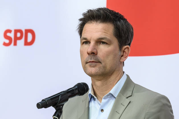 im Bild v.l.: Steffen Krach, GER, Berlin, SPD Pressekonferenz nach den Wahlen in Berlin und Mecklenburg Vorpommern - MV, im Atrium, Willy-Brandt-Haus, Wilhelmstraße 141, 10963 Berlin, 21.09.2026, Copyright: HMBxMedia UwexKoch