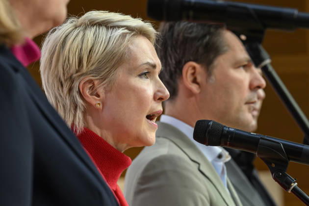 im Bild v.l.: Manuela Schwesig, GER, Berlin, SPD Pressekonferenz nach den Wahlen in Berlin und Mecklenburg Vorpommern - MV, im Atrium, Willy-Brandt-Haus, Wilhelmstraße 141, 10963 Berlin, 21.09.2026, Copyright: HMBxMedia UwexKoch