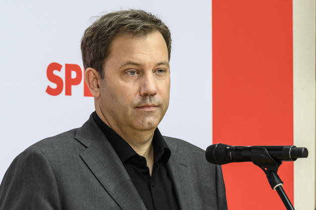 im Bild v.l.: Lars Klingbeil, GER, Berlin, SPD Pressekonferenz nach den Wahlen in Berlin und Mecklenburg Vorpommern - MV, im Atrium, Willy-Brandt-Haus, Wilhelmstraße 141, 10963 Berlin, 21.09.2026, Copyright: HMBxMedia UwexKoch