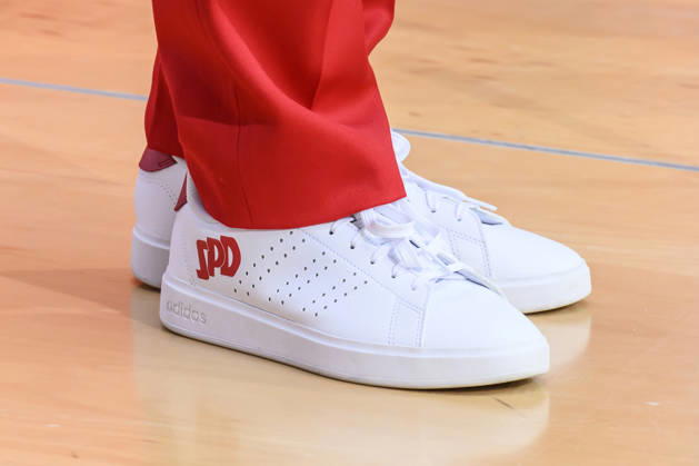 im Bild v.l.: Manuela Schwesig, Turnschuh, Sneaker mit SPD Logo, GER, Berlin, SPD Pressekonferenz nach den Wahlen in Berlin und Mecklenburg Vorpommern - MV, im Atrium, Willy-Brandt-Haus, Wilhelmstraße 141, 10963 Berlin, 21.09.2026, Copyright: HMBxMedia UwexKoch