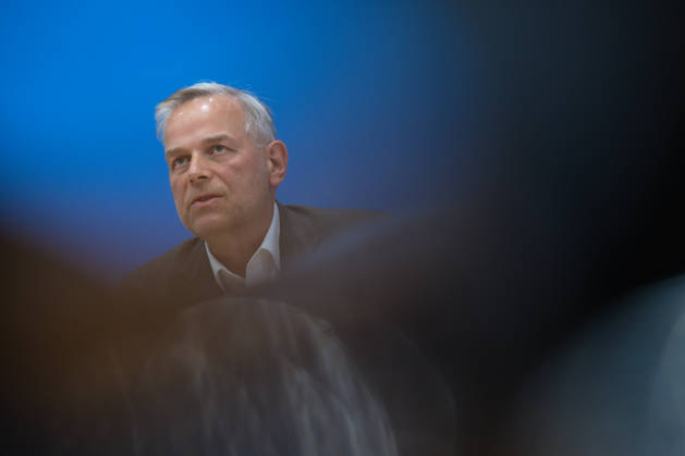 AfD - Auswirkungen der Landtagswahlen in Berlin und Mecklenburg-Vorpommern auf die Bundespolitik. Deutschland, Berlin am 21. September 2026 Einen Tag nach den Erfolgen der AfD bei den Landtagswahlen in Mecklenburg-Vorpommern und der Wahl zum Berliner Abgeordnetenhaus stellen sich die AfD-Vorsitzenden gemeinsam mit den Spitzenkandidaten Leif-Erik Holm und Kristin Brinker in der Bundespressekonferenz den Fragen der Presse. Im Bild: Leif-Erik Holm, AfD-Kandidat für das Amt des Ministerpräsidenten in Mecklenburg-Vorpommern