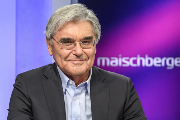 im Bild v.l.: Joe Kaeser (Siemens Energy), GER, Berlin, Studio, zu Gast bei Maischberger, politische Talkshow, TV, Format, mit Moderatorin Sandra Maischberger, Das Erste, aus Adlershof Am Studio 20, 21.09.2026, Copyright: HMBxMedia UwexKoch